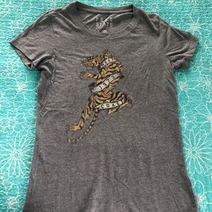 Aeropostale Gray Free State Tiger T-Shirt (Size M)